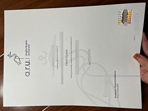 安格利亚鲁斯金大学文凭-1